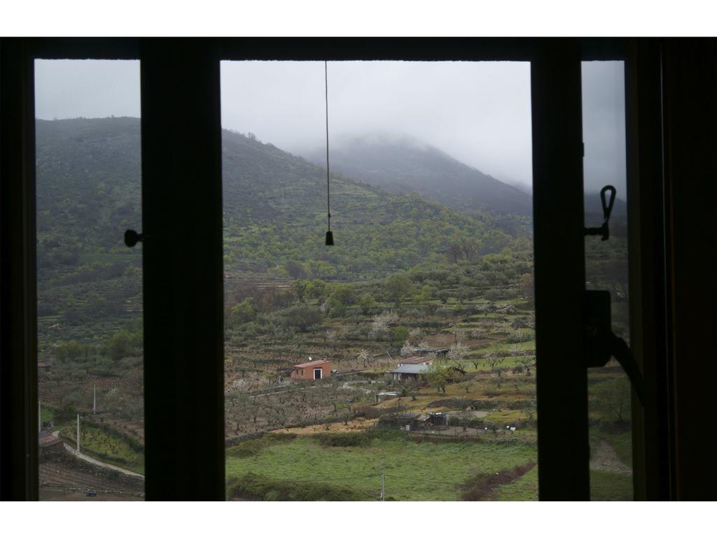 Apartamentos Rurales Victor Chamorro Del Arco Hervás Eksteriør bilde